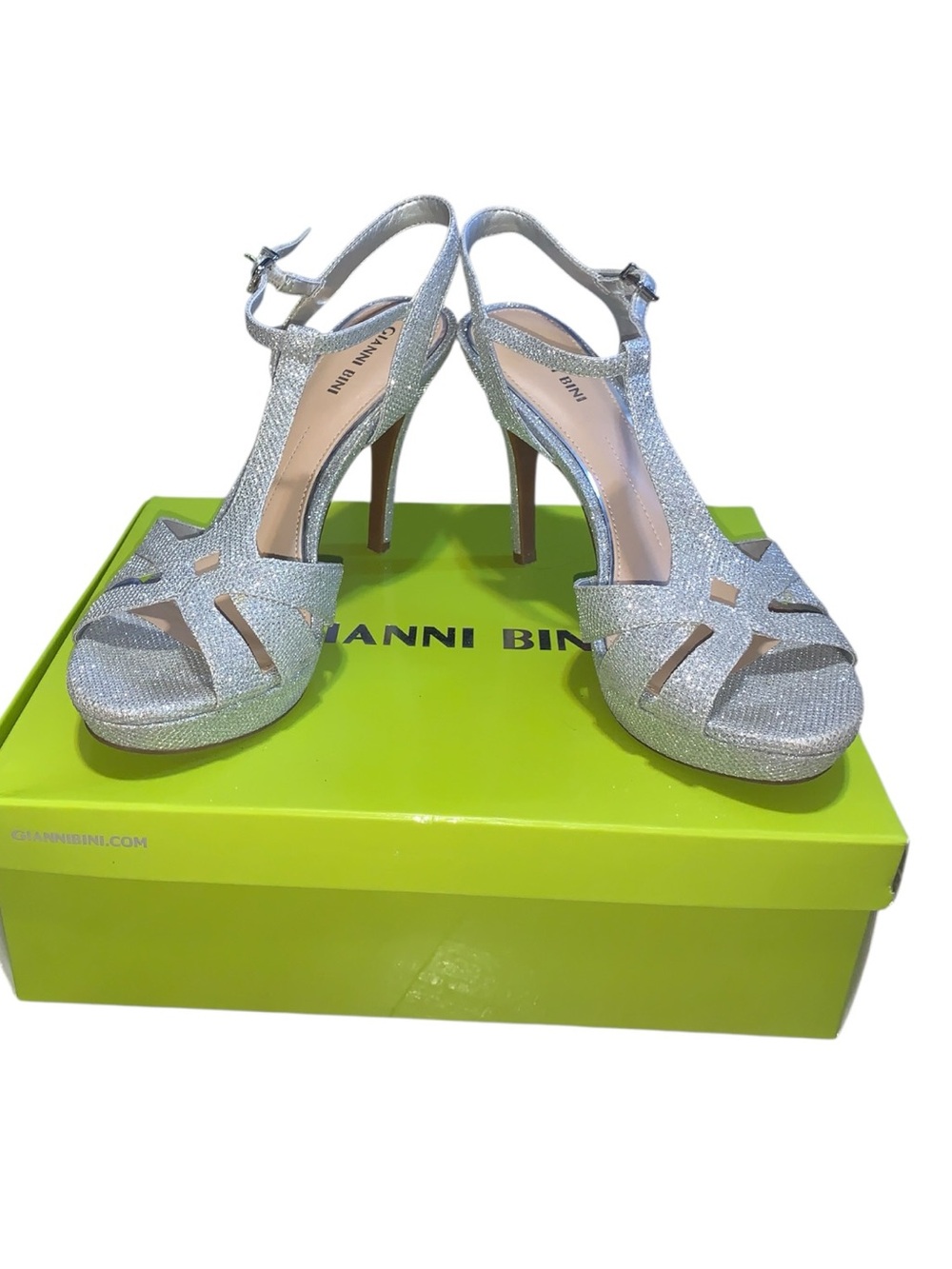 Gianni Bini Silver Glitter Platform T-Strap Heels Formal Wedding 9
